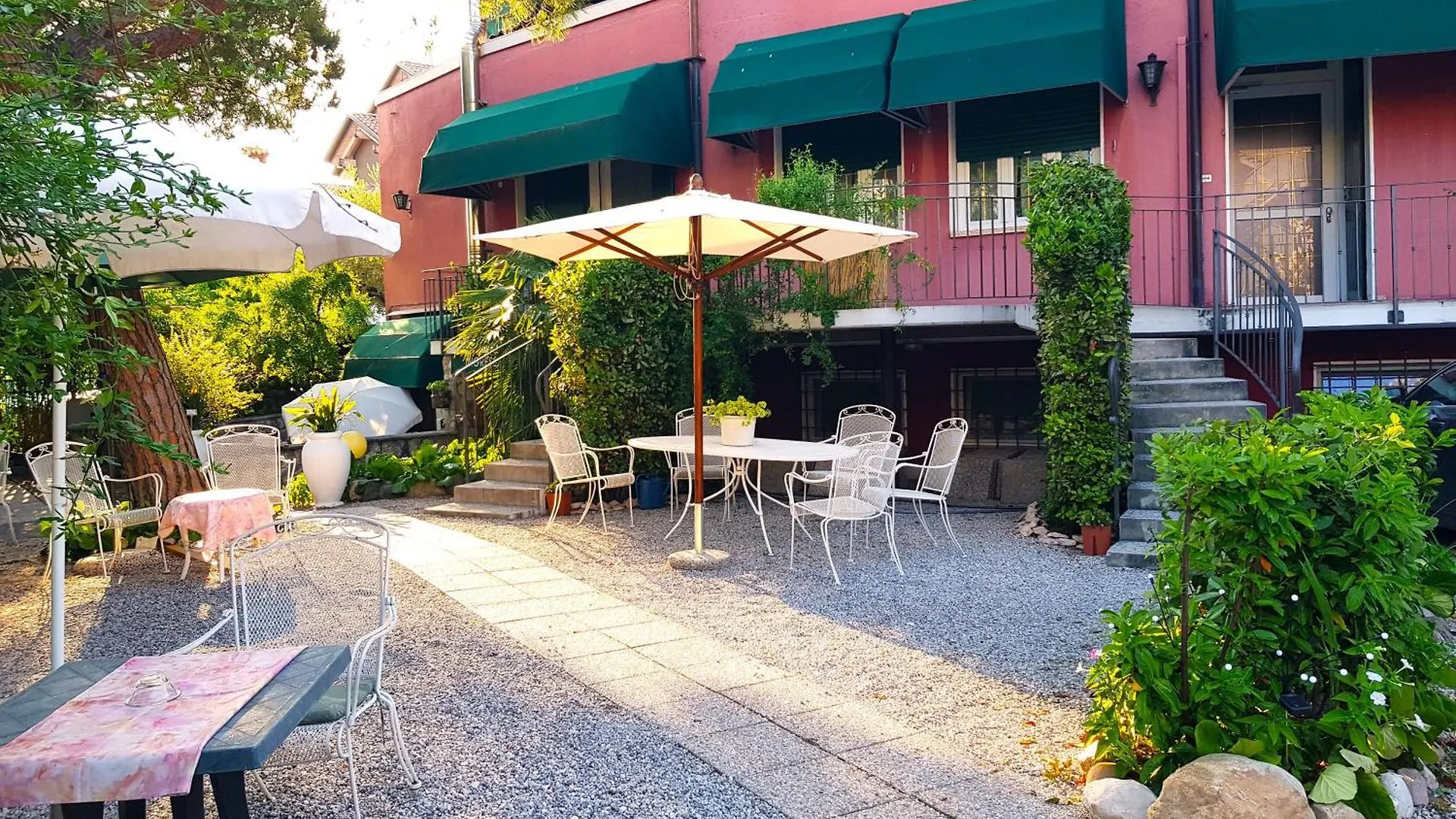 סירמיונה Hotel Villa Pagoda 2*,  איטליה