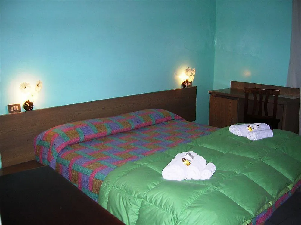 סירמיונה Hotel Villa Pagoda