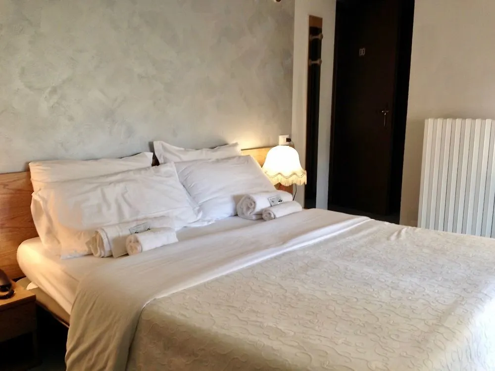 סירמיונה Hotel Villa Pagoda